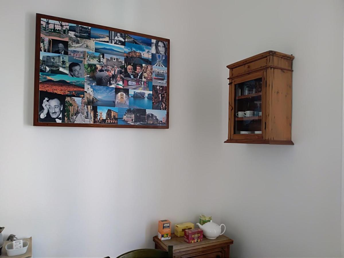 Villino Italia Hotel Наполи Екстериор снимка