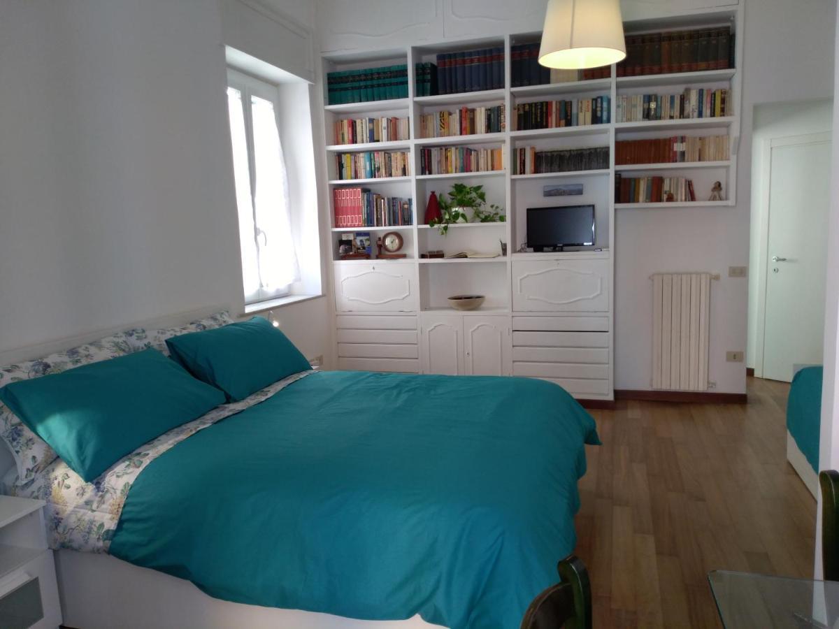 Villino Italia Hotel Наполи Екстериор снимка
